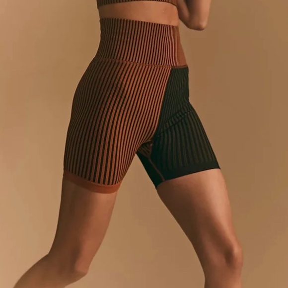 NWOT FP Movement Stripe Mixing Short / Black + Myrrh Combo M/L - Picture 6 of 11